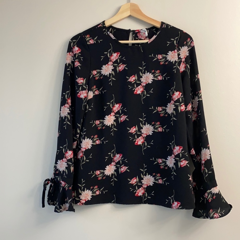 Black womens long sleeve floral top